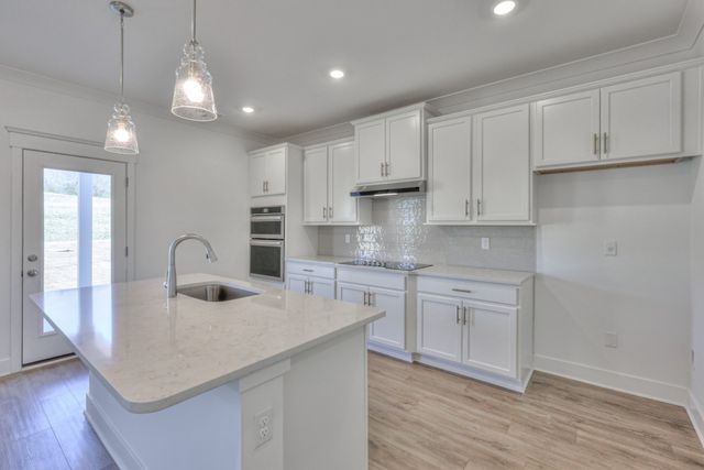 2004 Bennett Creek Drive, Columbia, TN 38401