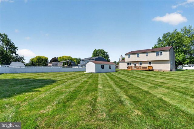 70 REDWOOD DR, Richboro, PA 18954