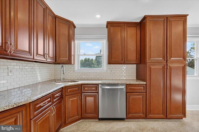 70 REDWOOD DR, Richboro, PA 18954