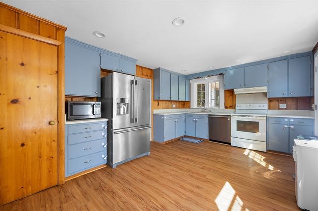 30 Whitney St, Milford, MA 01757