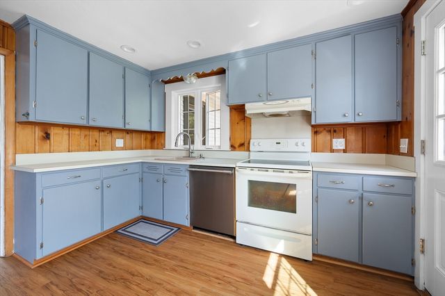 30 Whitney St, Milford, MA 01757