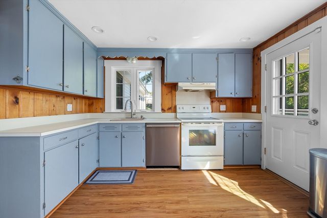 30 Whitney St, Milford, MA 01757