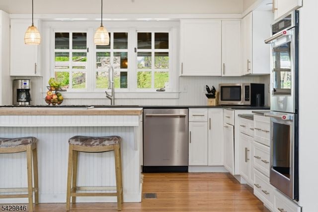12 COLD SPRINGS ROAD, Tewksbury Twp., NJ 07830