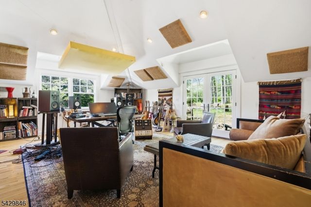 12 COLD SPRINGS ROAD, Tewksbury Twp., NJ 07830