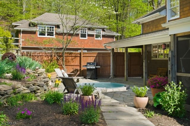 12 COLD SPRINGS ROAD, Tewksbury Twp., NJ 07830