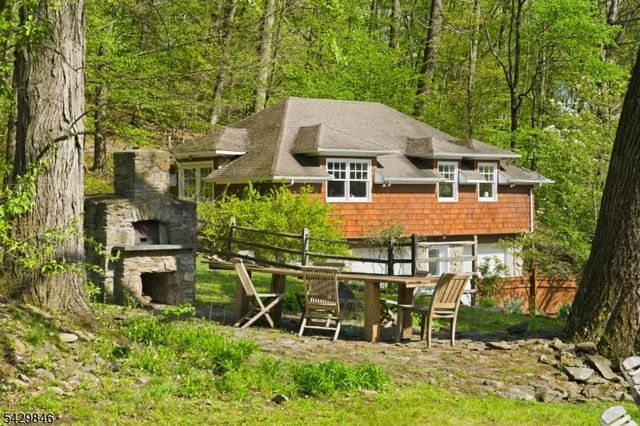 12 COLD SPRINGS ROAD, Tewksbury Twp., NJ 07830