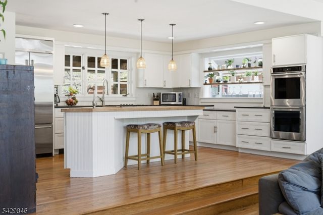 12 COLD SPRINGS ROAD, Tewksbury Twp., NJ 07830