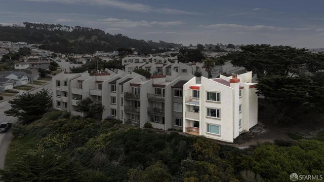 5003 Palmetto Avenue 83, Pacifica, CA 94044
