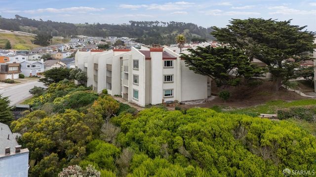 5003 Palmetto Avenue 83, Pacifica, CA 94044