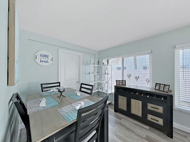 1004 PENINSULA AVENUE, Tarpon Springs, FL 34689