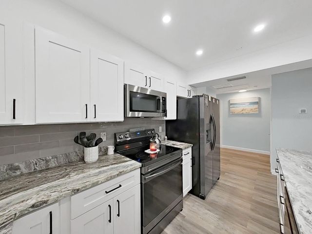 1004 PENINSULA AVENUE, Tarpon Springs, FL 34689