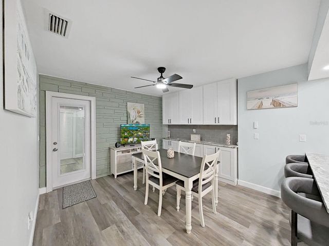 1004 PENINSULA AVENUE, Tarpon Springs, FL 34689