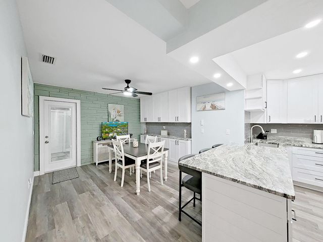 1004 PENINSULA AVENUE, Tarpon Springs, FL 34689