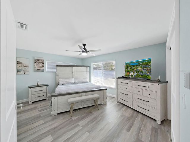 1004 PENINSULA AVENUE, Tarpon Springs, FL 34689