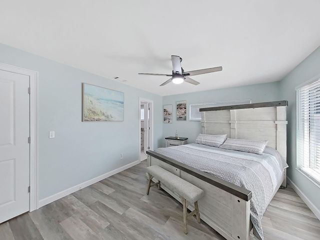 1004 PENINSULA AVENUE, Tarpon Springs, FL 34689