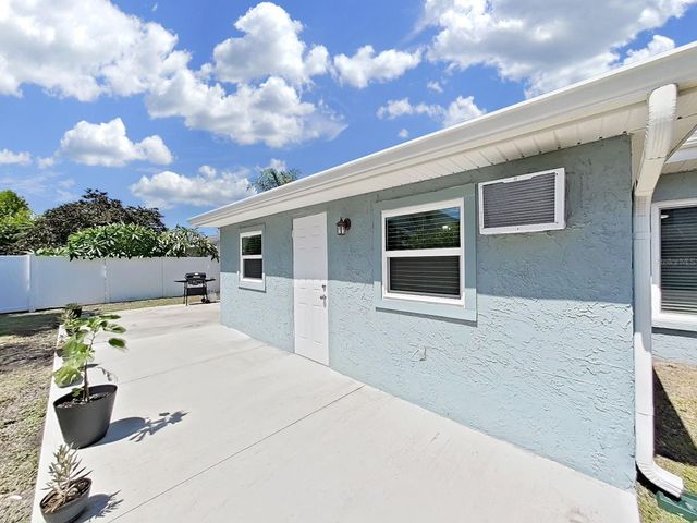 1004 PENINSULA AVENUE, Tarpon Springs, FL 34689