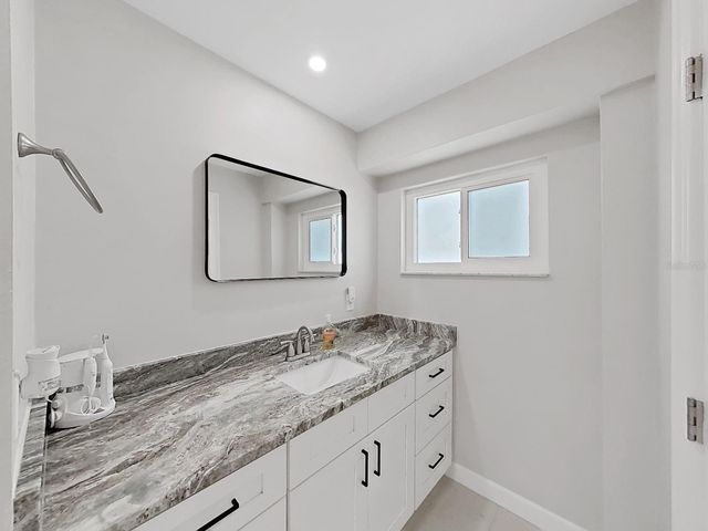 1004 PENINSULA AVENUE, Tarpon Springs, FL 34689