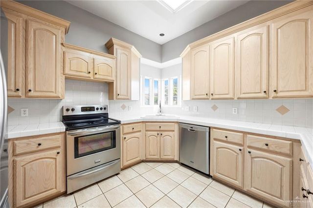 2208 Lawndale Road, Mission, TX 78572