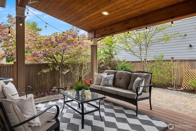21417 SE 2nd Street, Sammamish, WA 98074