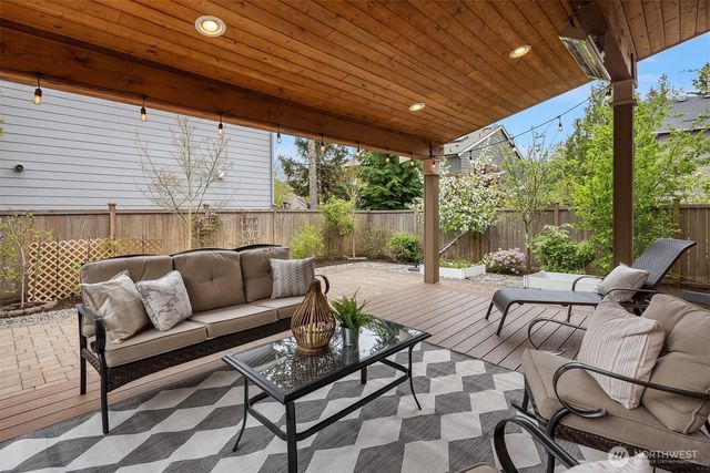 21417 SE 2nd Street, Sammamish, WA 98074