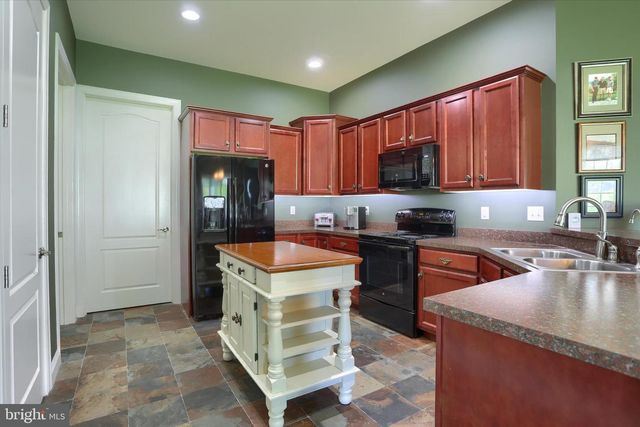 202 CARMELLA DR, Mechanicsburg, PA 17050