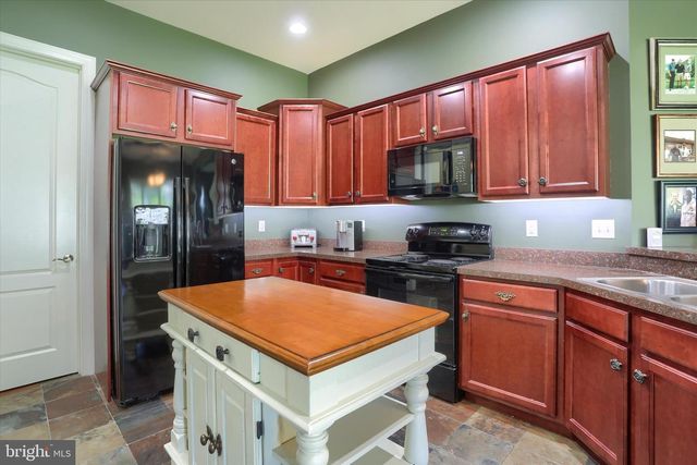 202 CARMELLA DR, Mechanicsburg, PA 17050
