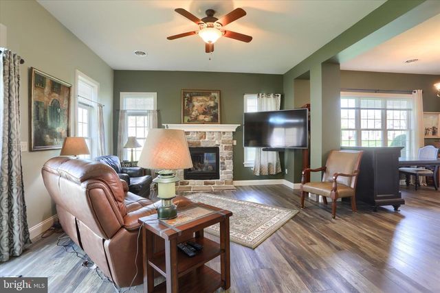 202 CARMELLA DR, Mechanicsburg, PA 17050