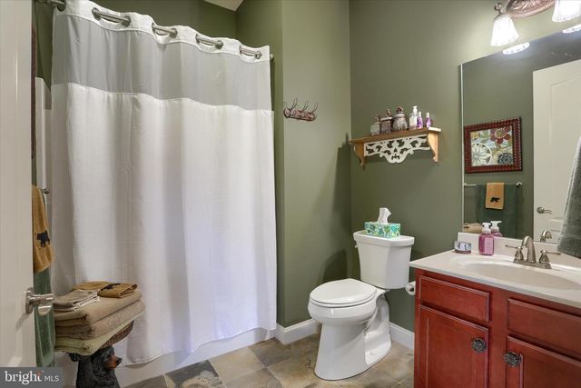 202 CARMELLA DR, Mechanicsburg, PA 17050