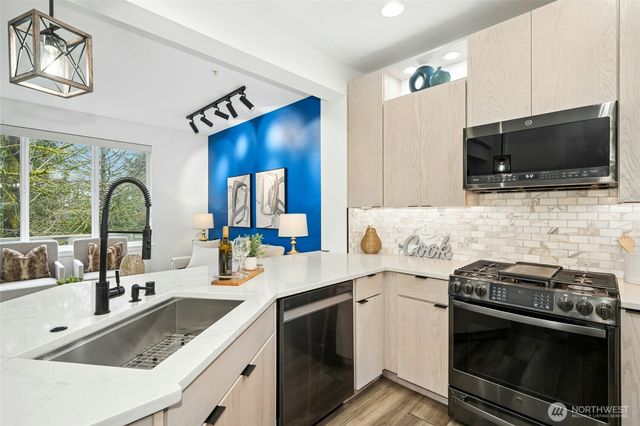 2062 NW Boulder Way Drive, Issaquah, WA 98027