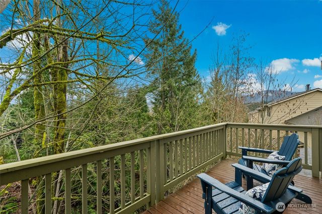 2062 NW Boulder Way Drive, Issaquah, WA 98027