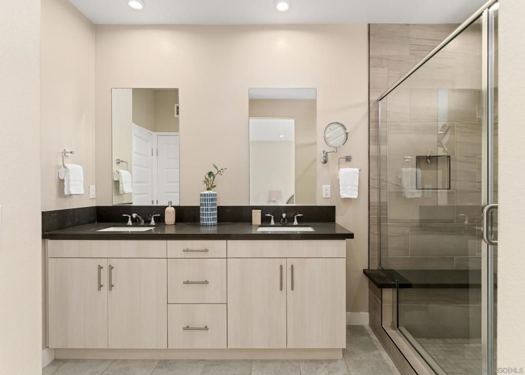 Image 15 of property listing at 2804 AVELLA CIRCLE, San Diego, CA 92108