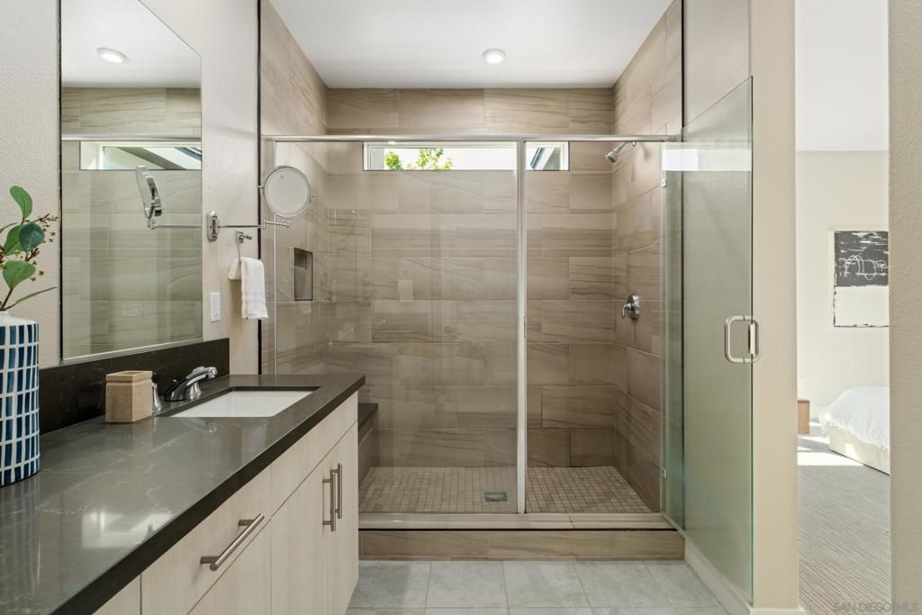Image 16 of property listing at 2804 AVELLA CIRCLE, San Diego, CA 92108