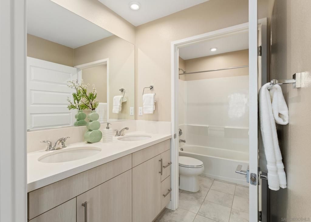 Image 19 of property listing at 2804 AVELLA CIRCLE, San Diego, CA 92108
