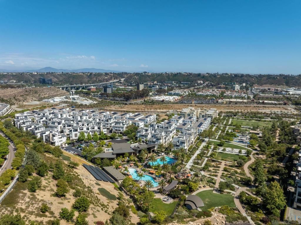 Image 28 of property listing at 2804 AVELLA CIRCLE, San Diego, CA 92108