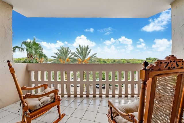 90 Edgewater Dr 501, Coral Gables, FL 33133