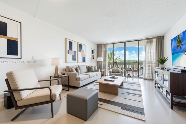 90 Edgewater Dr 501, Coral Gables, FL 33133