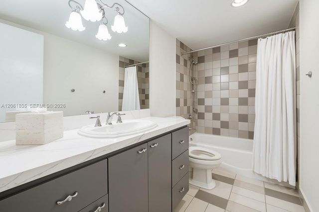 90 Edgewater Dr 501, Coral Gables, FL 33133