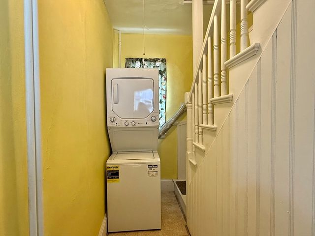 87 Glendower Rd 1, Boston, MA 02151