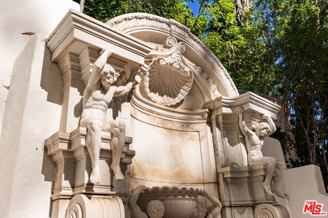 1196 Brooklawn Drive, Los Angeles, CA 90077