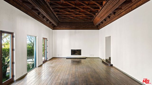 1196 Brooklawn Drive, Los Angeles, CA 90077