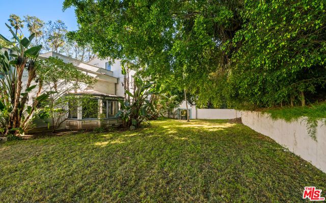 1196 Brooklawn Drive, Los Angeles, CA 90077