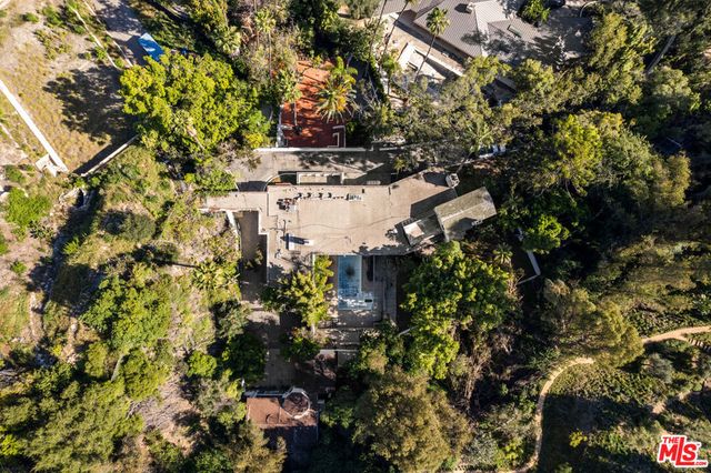 1196 Brooklawn Drive, Los Angeles, CA 90077