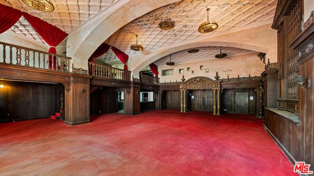 1196 Brooklawn Drive, Los Angeles, CA 90077