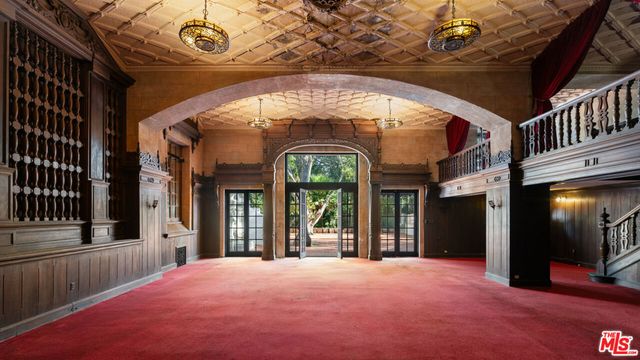 1196 Brooklawn Drive, Los Angeles, CA 90077