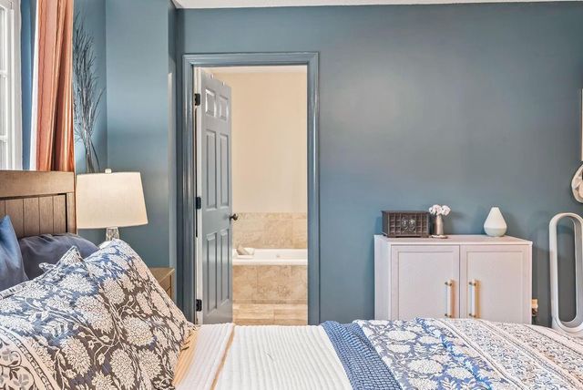 4208 NW Jonathan Court, Blue Springs, MO 64015