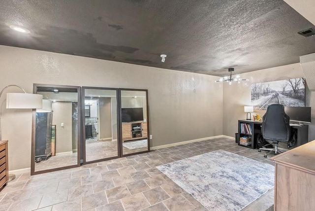 4208 NW Jonathan Court, Blue Springs, MO 64015