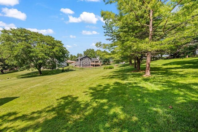 4208 NW Jonathan Court, Blue Springs, MO 64015