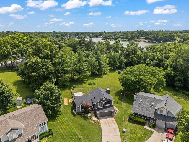 4208 NW Jonathan Court, Blue Springs, MO 64015