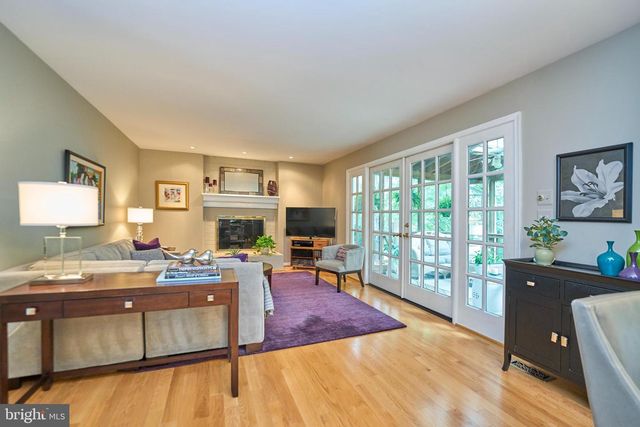 3091 COBB HILL LN, Oakton, VA 22124