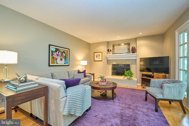 3091 COBB HILL LN, Oakton, VA 22124